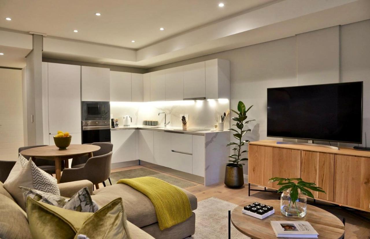 35 On Main By Stay In Luxury Le Cap Extérieur photo