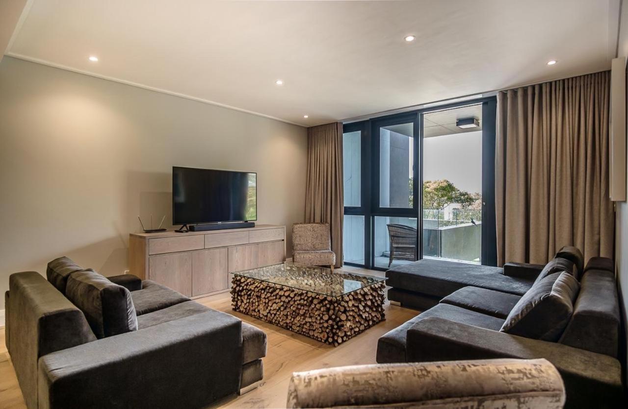 35 On Main By Stay In Luxury Le Cap Extérieur photo