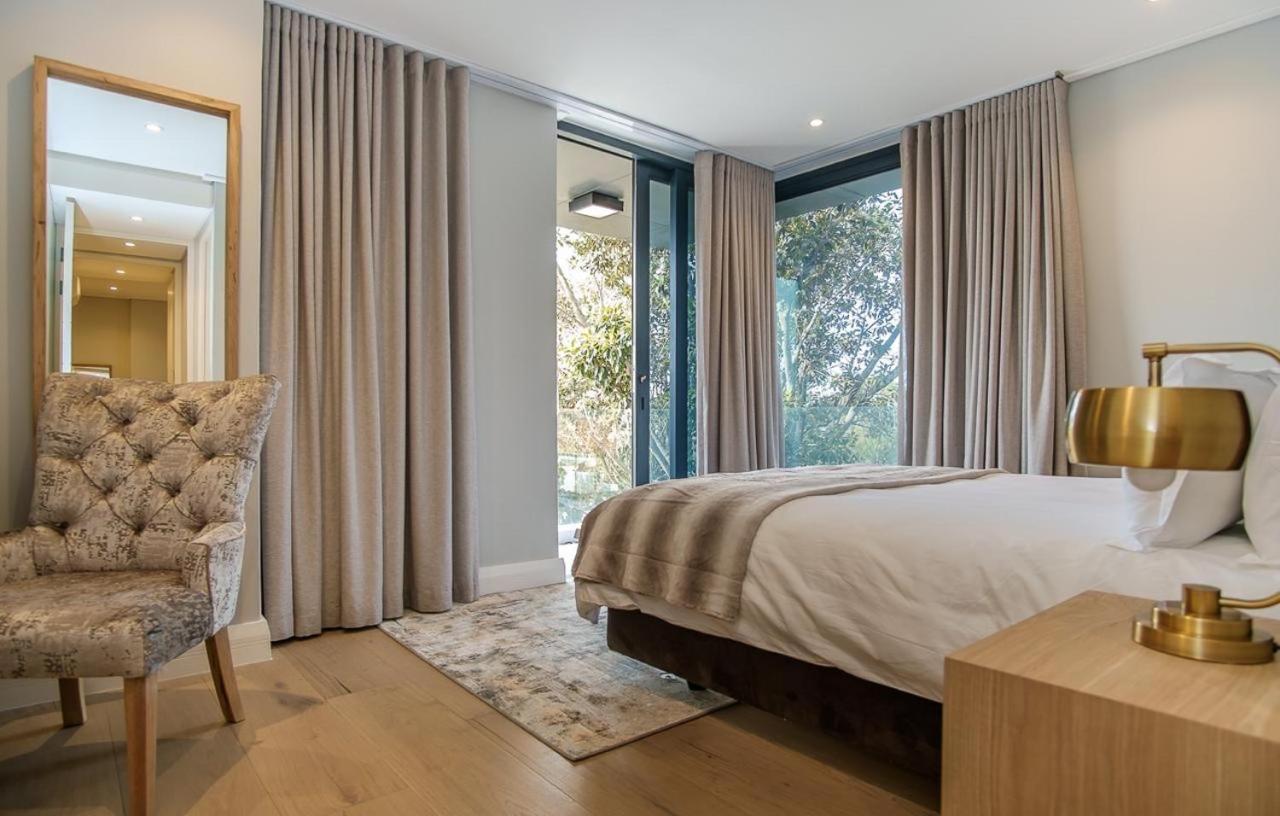 35 On Main By Stay In Luxury Le Cap Extérieur photo
