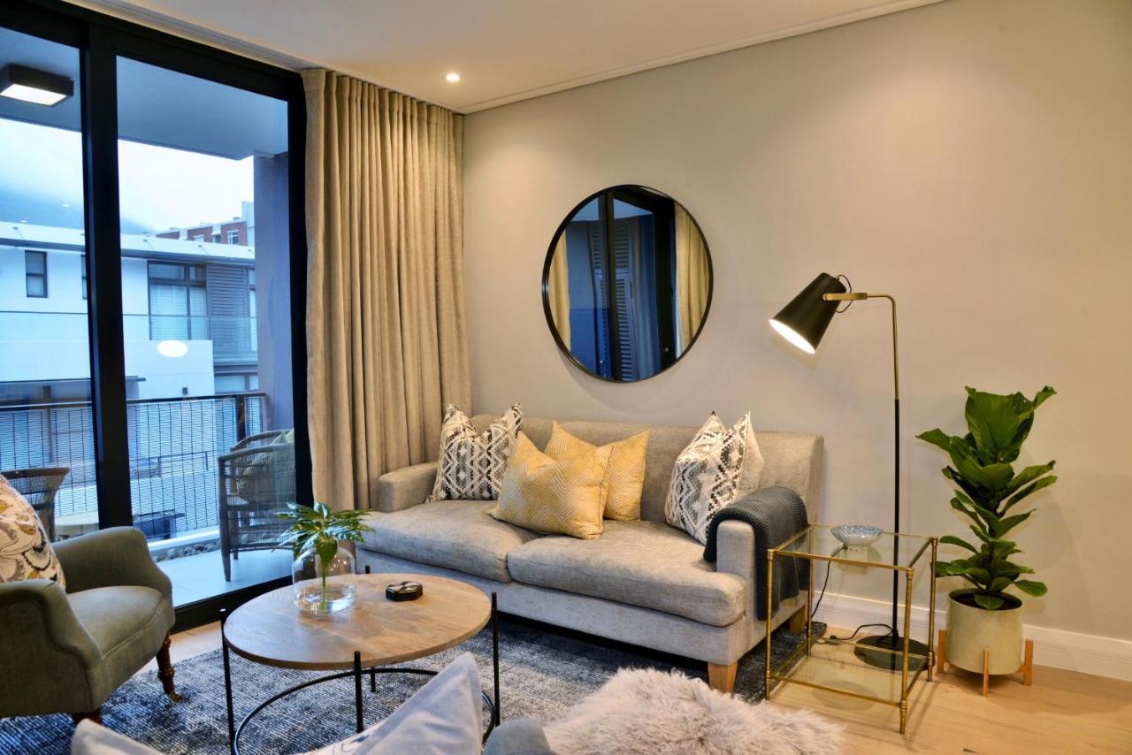 35 On Main By Stay In Luxury Le Cap Extérieur photo