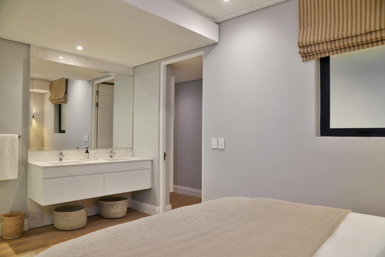 35 On Main By Stay In Luxury Le Cap Extérieur photo