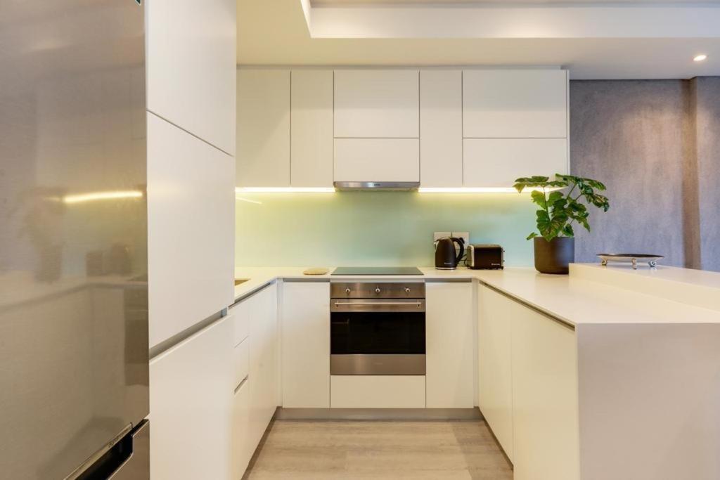 35 On Main By Stay In Luxury Le Cap Extérieur photo