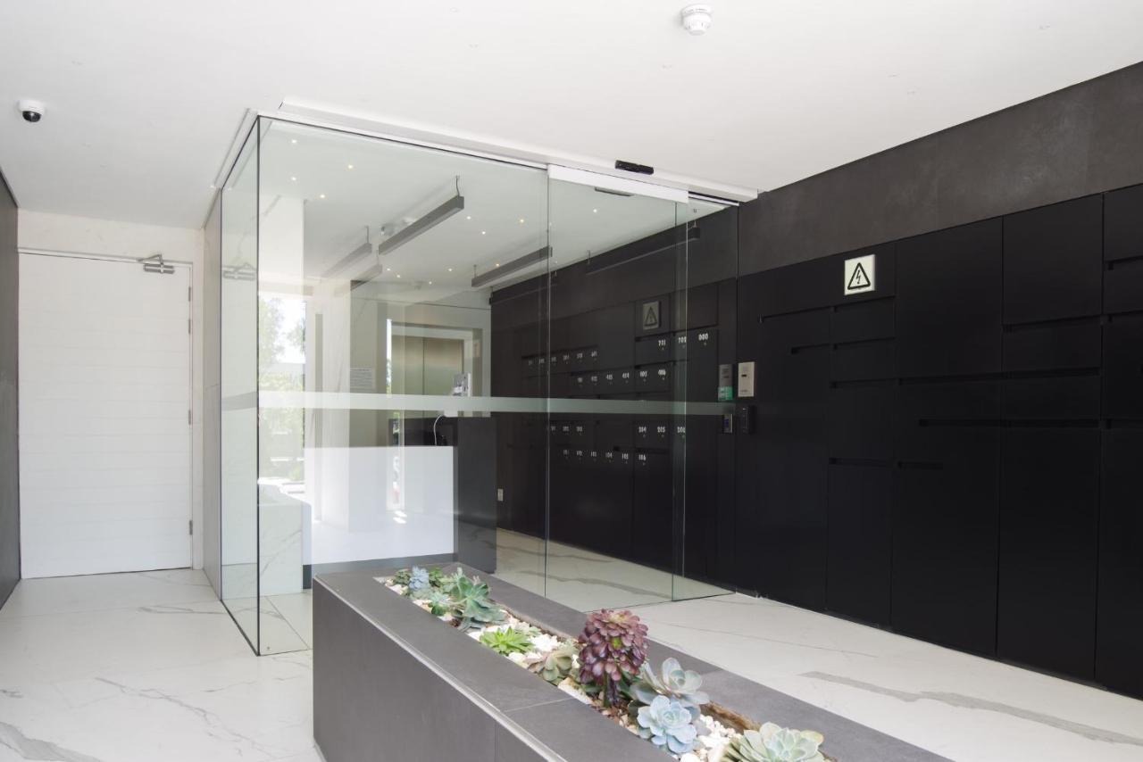 35 On Main By Stay In Luxury Le Cap Extérieur photo